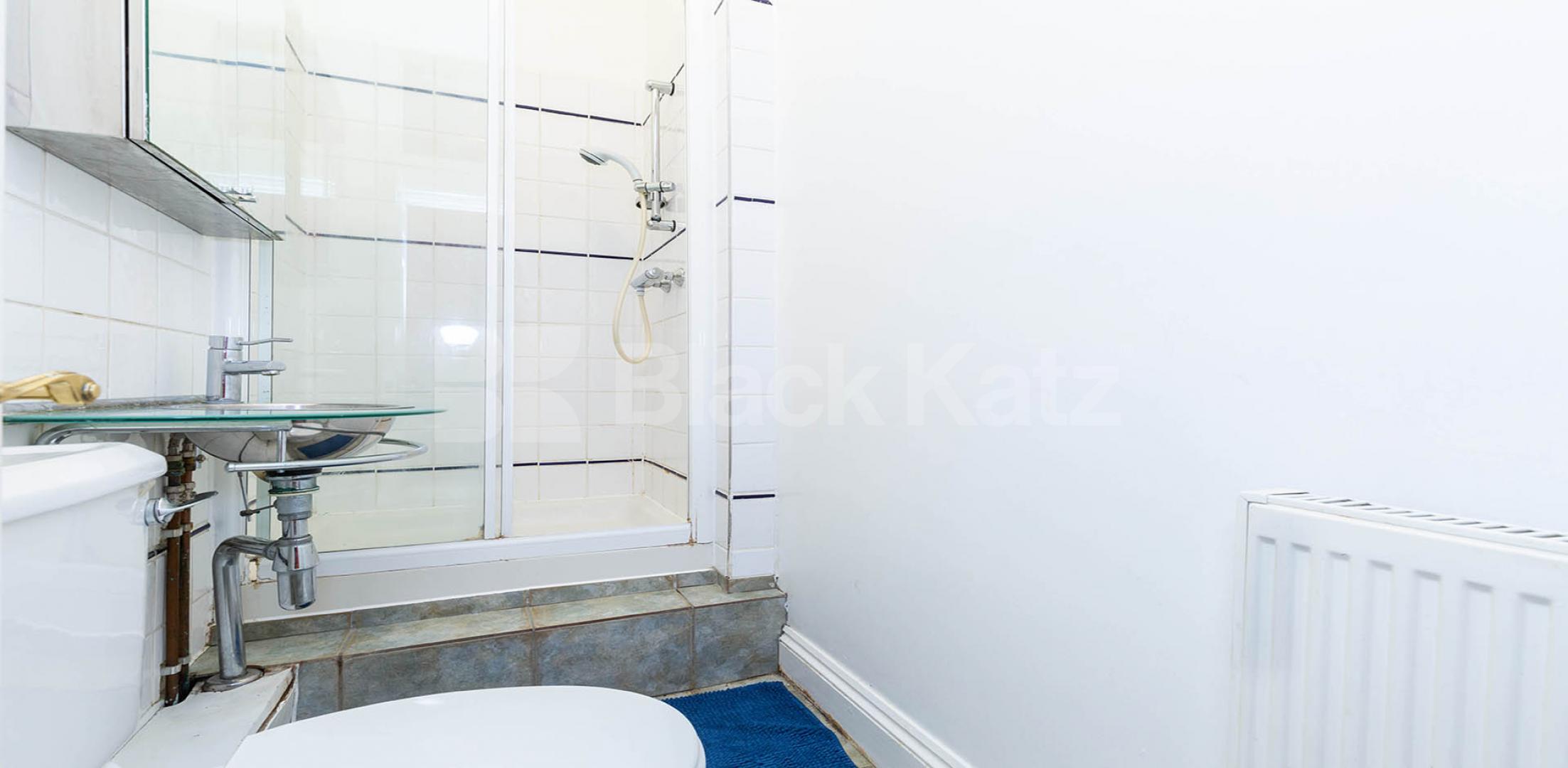 			4 BED GARDEN FLAT, 4 Bedroom, 1 bath, 1 reception Flat			 Digby Cresent, Finsbury park / Arsenal